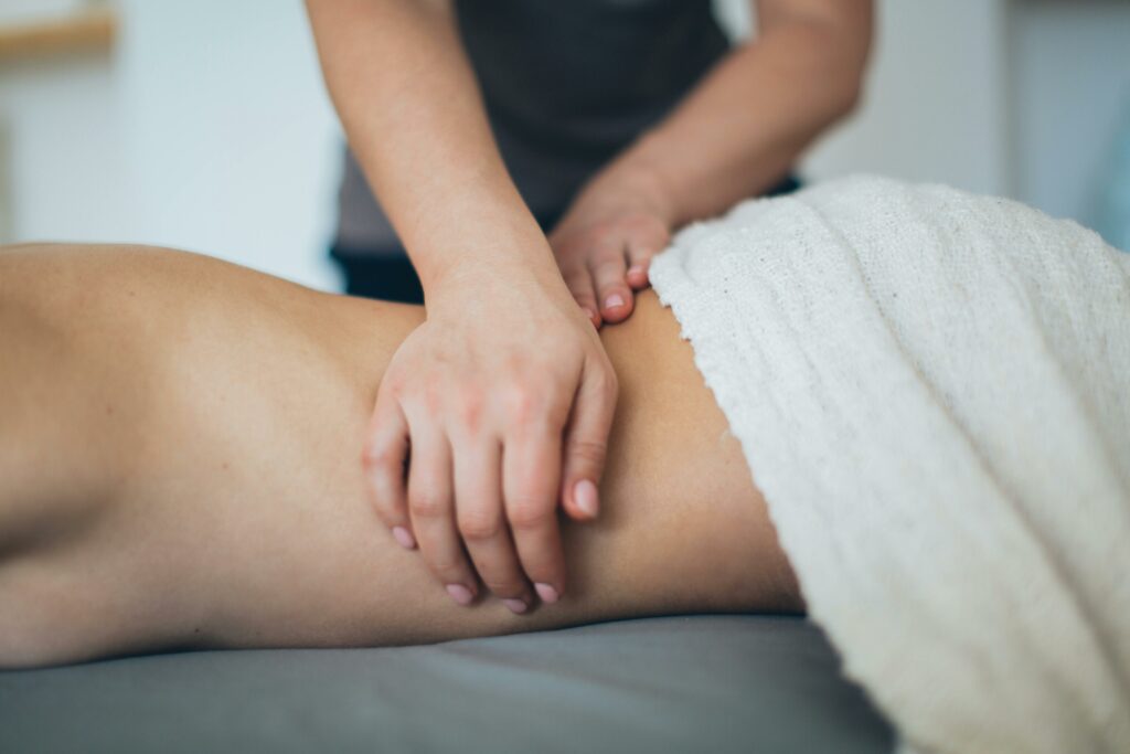 Känner du dig stel i kroppen? Här är lösningen med massage